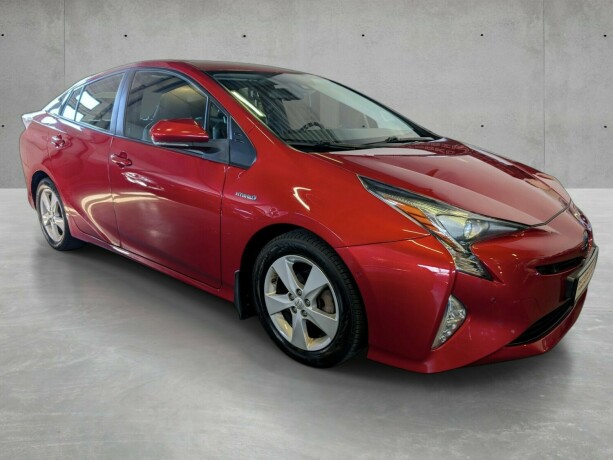 toyota-prius-elektrisitetbensin-2016-big-1