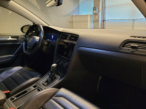 volkswagen-golf-elektrisitet-2020-big-12