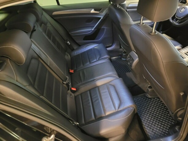 volkswagen-golf-elektrisitet-2020-big-16