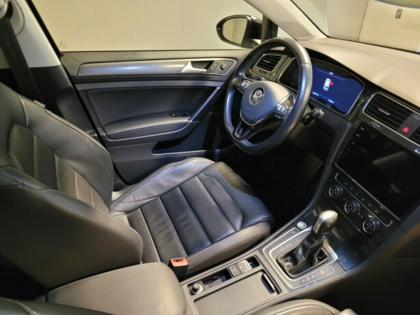volkswagen-golf-elektrisitet-2020-big-13