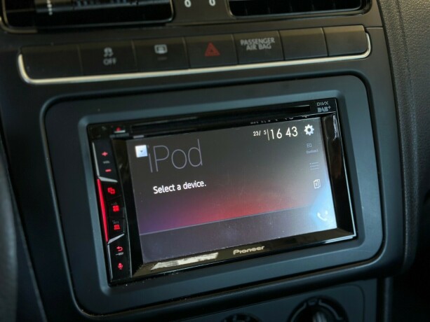 volkswagen-polo-diesel-2010-big-17