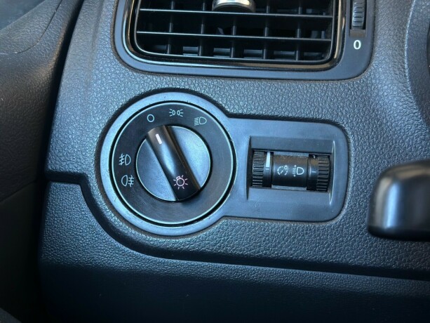 volkswagen-polo-diesel-2010-big-20
