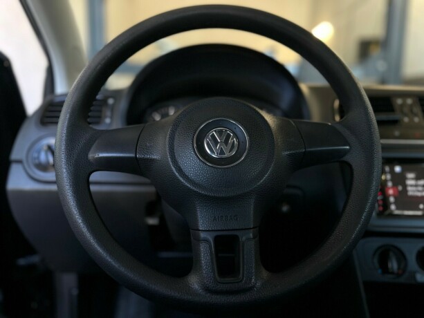 volkswagen-polo-diesel-2010-big-13
