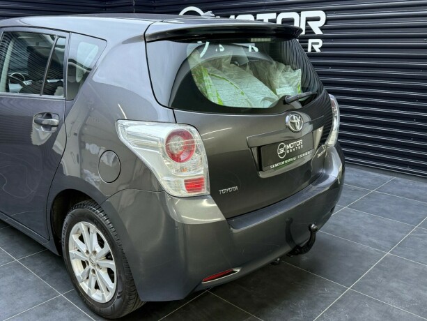 toyota-verso-bensin-2010-big-5
