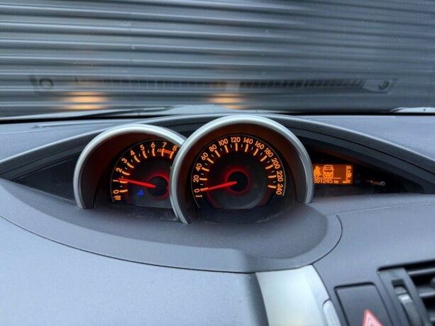 toyota-verso-bensin-2010-big-14