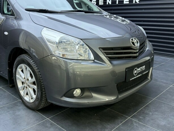 toyota-verso-bensin-2010-big-2