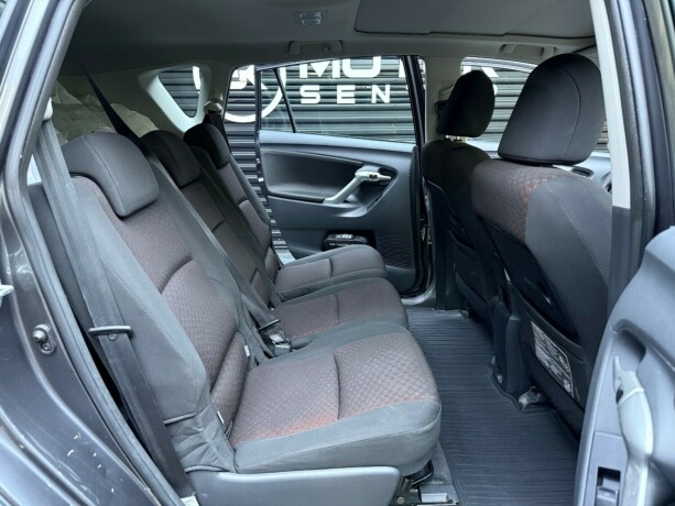 toyota-verso-bensin-2010-big-22