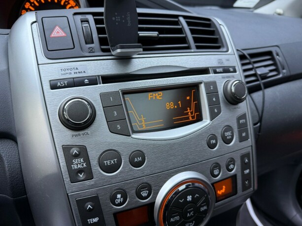 toyota-verso-bensin-2010-big-16