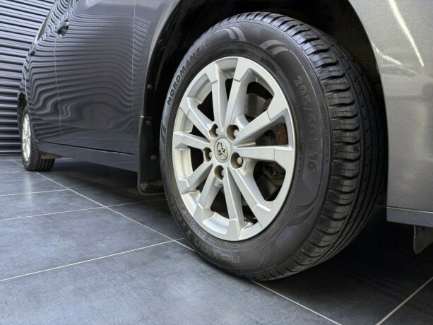 toyota-verso-bensin-2010-big-7