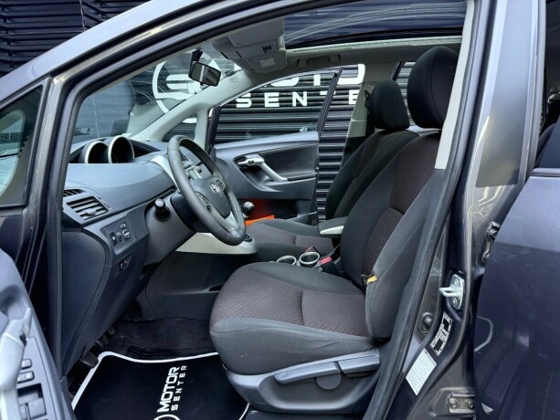 toyota-verso-bensin-2010-big-19
