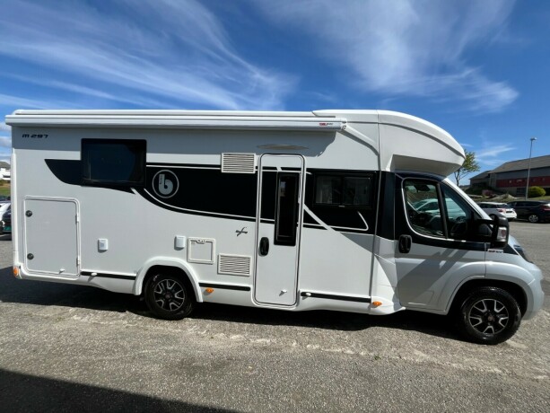 benimar-mileo-297-queensbed-senkeseng-9-trinn-automat-23-160hk-truma-med-elektrisk-vinterpakke-diesel-2021-big-4