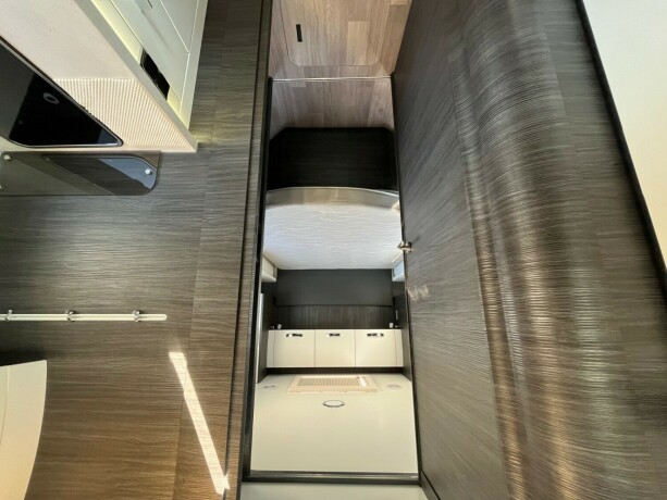 benimar-mileo-297-queensbed-senkeseng-9-trinn-automat-23-160hk-truma-med-elektrisk-vinterpakke-diesel-2021-big-21