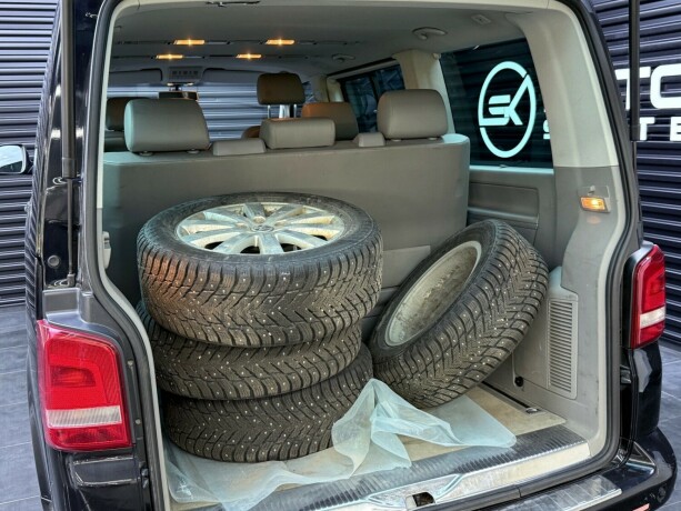 volkswagen-multivan-diesel-2012-big-30