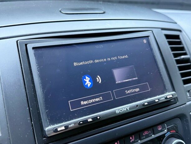 volkswagen-multivan-diesel-2012-big-18