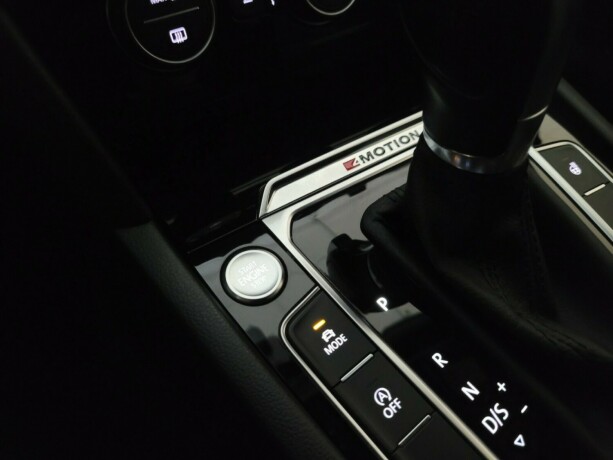 volkswagen-passat-bensin-2019-big-35