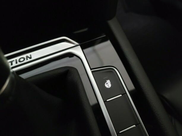 volkswagen-passat-bensin-2019-big-36