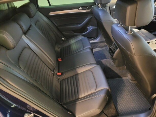 volkswagen-passat-bensin-2019-big-19