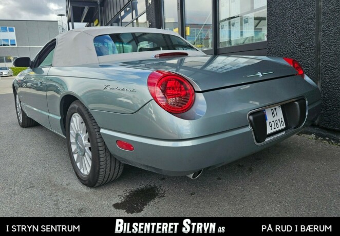 ford-thunderbird-bensin-2004-big-8