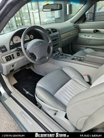 ford-thunderbird-bensin-2004-big-19
