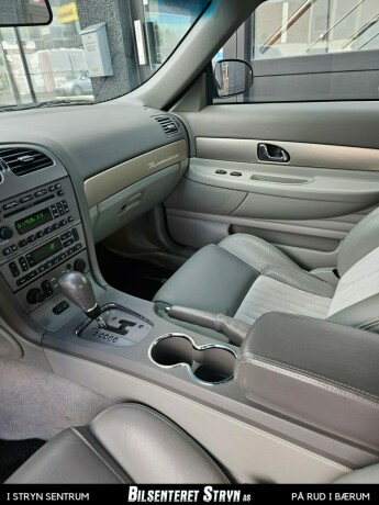 ford-thunderbird-bensin-2004-big-21