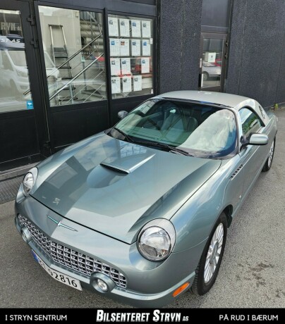ford-thunderbird-bensin-2004-big-28