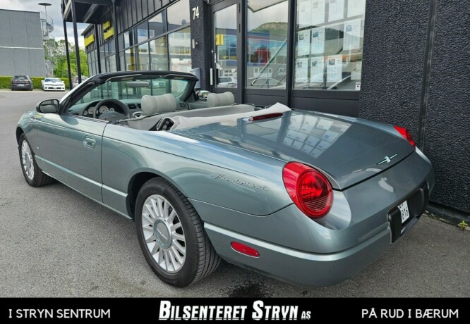 ford-thunderbird-bensin-2004-big-4
