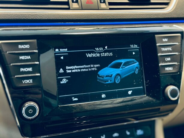 skoda-superb-diesel-2016-big-18