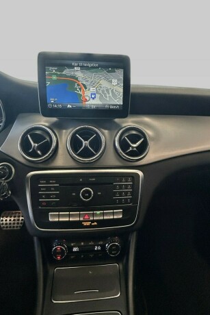 mercedes-benz-cla-bensin-2016-big-11