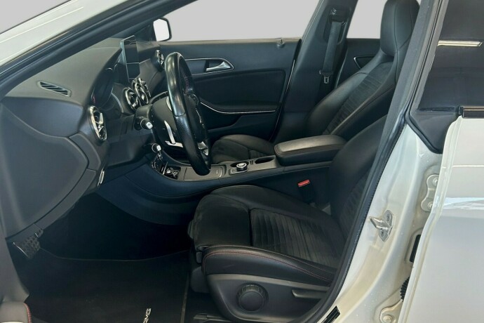 mercedes-benz-cla-bensin-2016-big-6