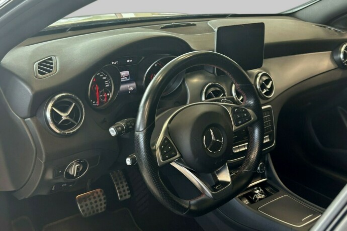 mercedes-benz-cla-bensin-2016-big-8
