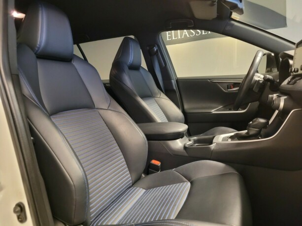toyota-rav4-elektrisitetbensin-2020-big-12