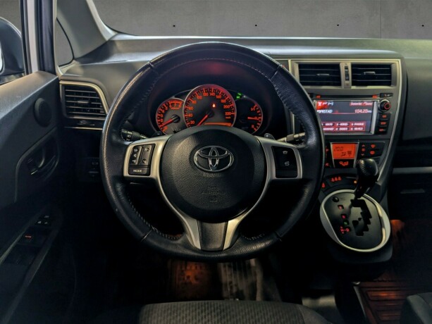 toyota-verso-s-bensin-2012-big-14