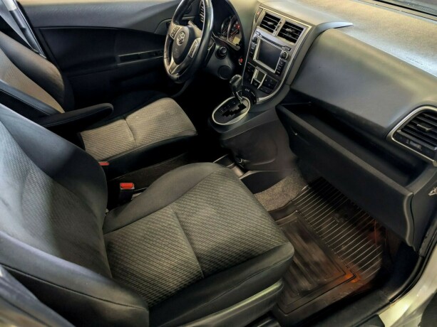toyota-verso-s-bensin-2012-big-19