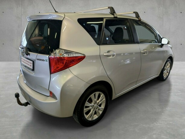 toyota-verso-s-bensin-2012-big-3