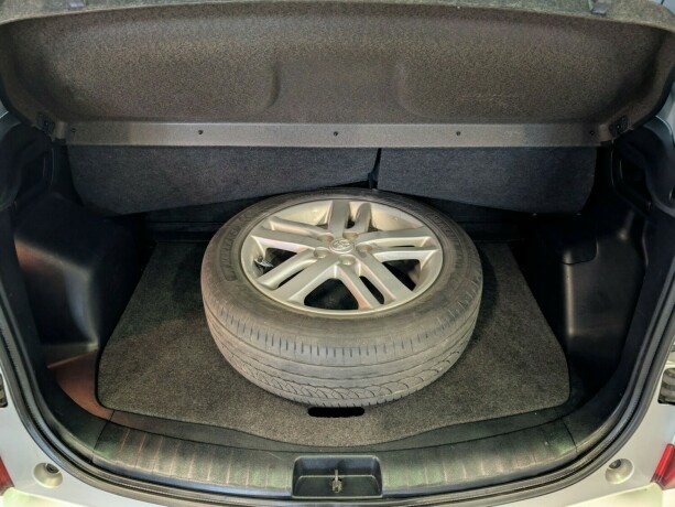 toyota-verso-s-bensin-2012-big-25