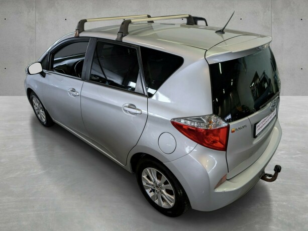 toyota-verso-s-bensin-2012-big-6