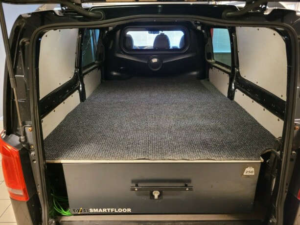 mercedes-benz-vito-diesel-2018-big-20