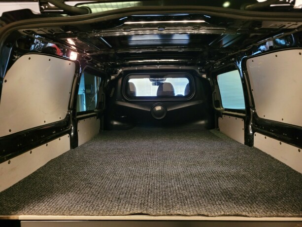 mercedes-benz-vito-diesel-2018-big-21