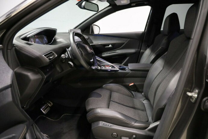 peugeot-3008-bensin-2019-big-5
