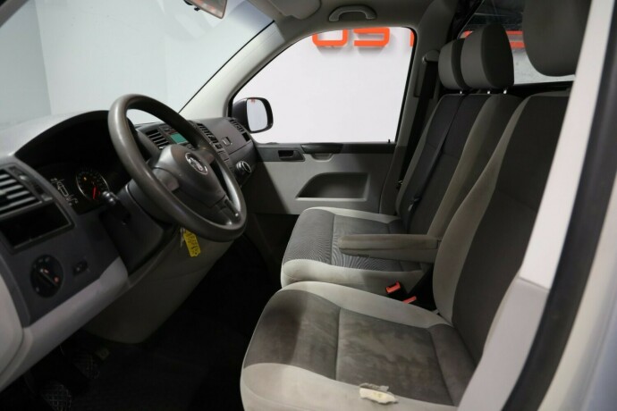 volkswagen-transporter-diesel-2014-big-7
