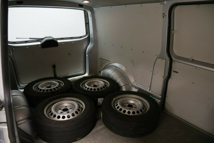 volkswagen-transporter-diesel-2014-big-8