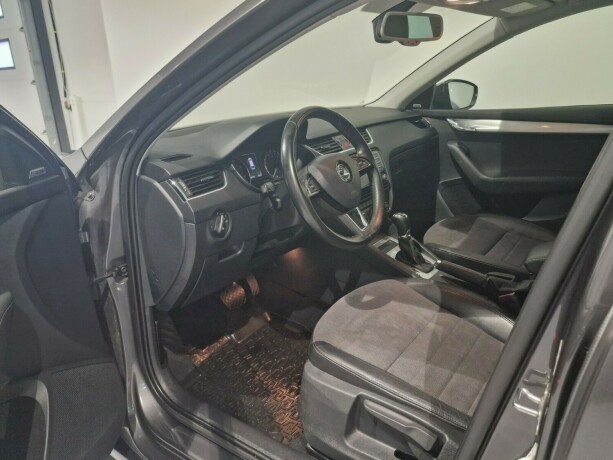 skoda-octavia-bensin-2016-big-10