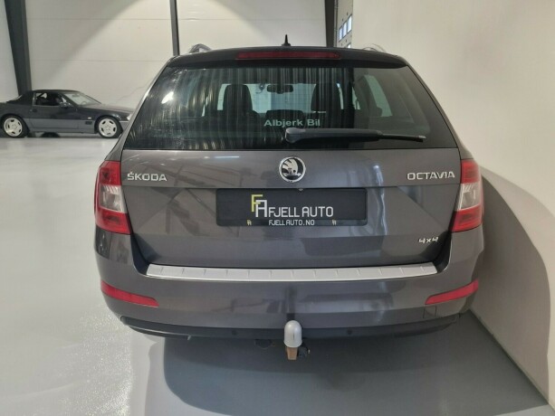skoda-octavia-bensin-2016-big-8