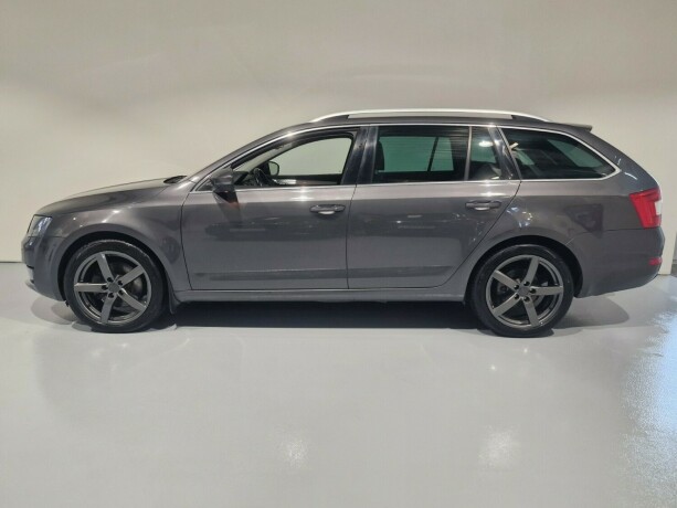 skoda-octavia-bensin-2016-big-6