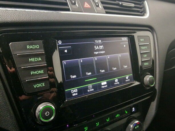 skoda-octavia-bensin-2016-big-18