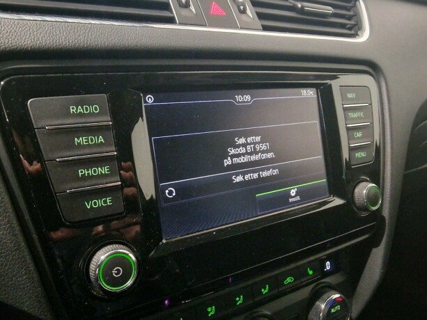 skoda-octavia-bensin-2016-big-19