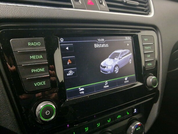 skoda-octavia-bensin-2016-big-21