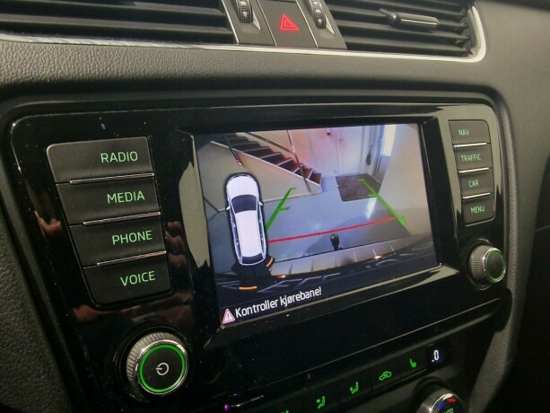 skoda-octavia-bensin-2016-big-17