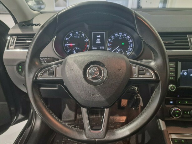 skoda-octavia-bensin-2016-big-11