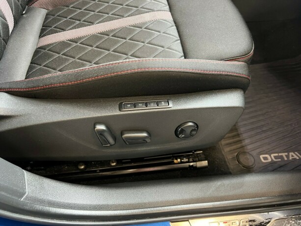skoda-octavia-rs-elektrisitetbensin-2021-big-12